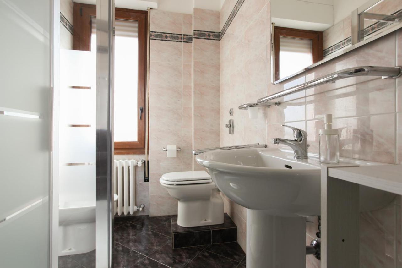 Appartement New Fashion District, 3 Bdrs - 30 Minutes From Linate With New Subway Milaan